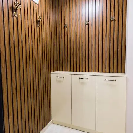 Flora Apartment